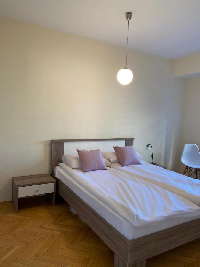 M&C Central Apartment Skopje Luaran gambar